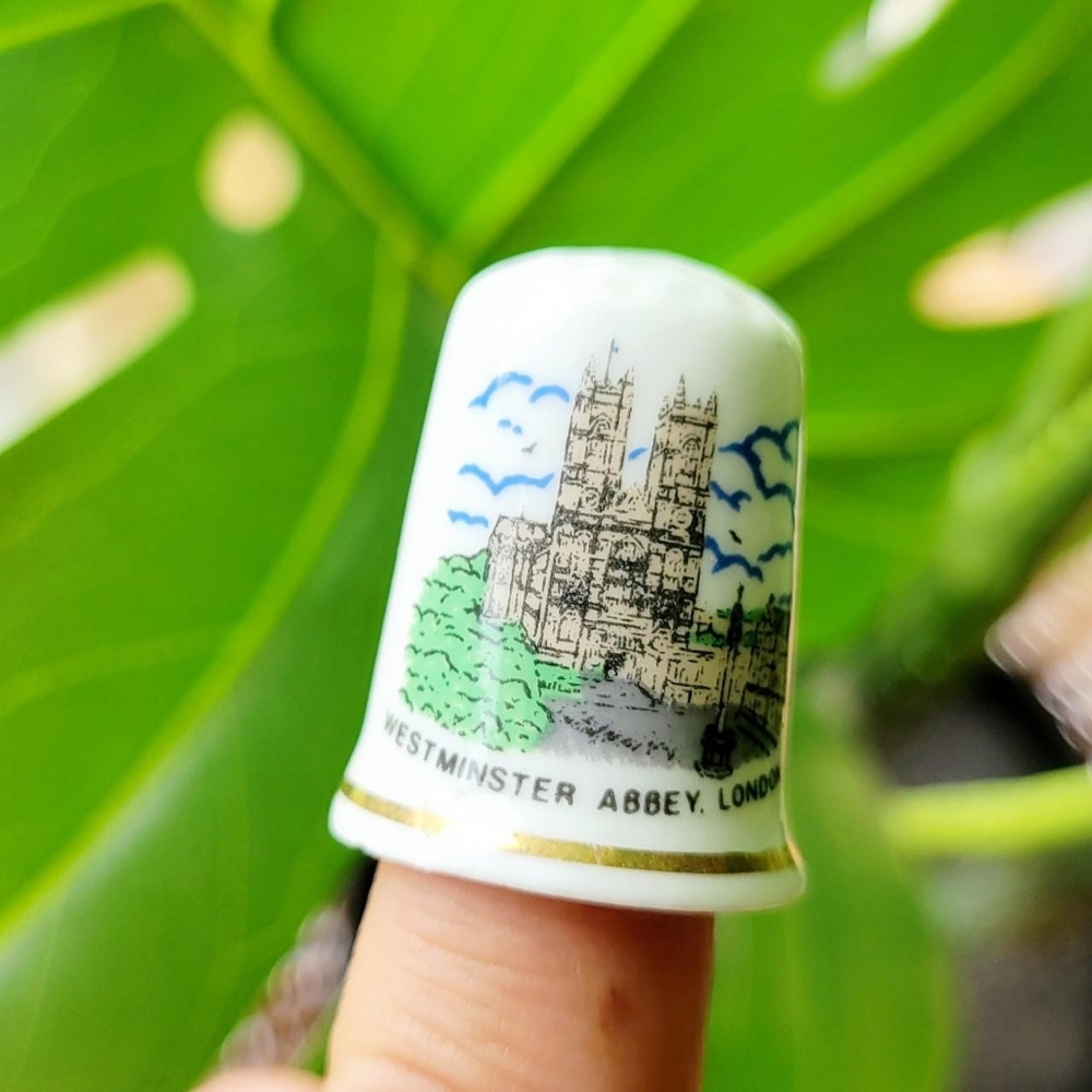 Vintage Westminster Abbey London Fine Bone China Thimble